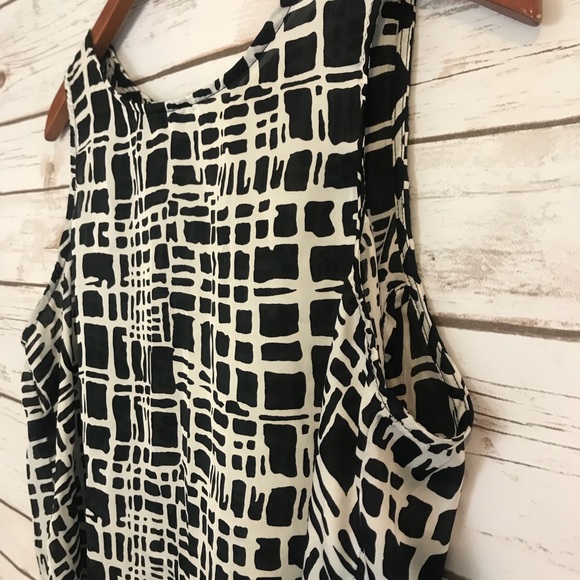 Bobeau Flowy Tank with Open Back - Picture 2 of 5